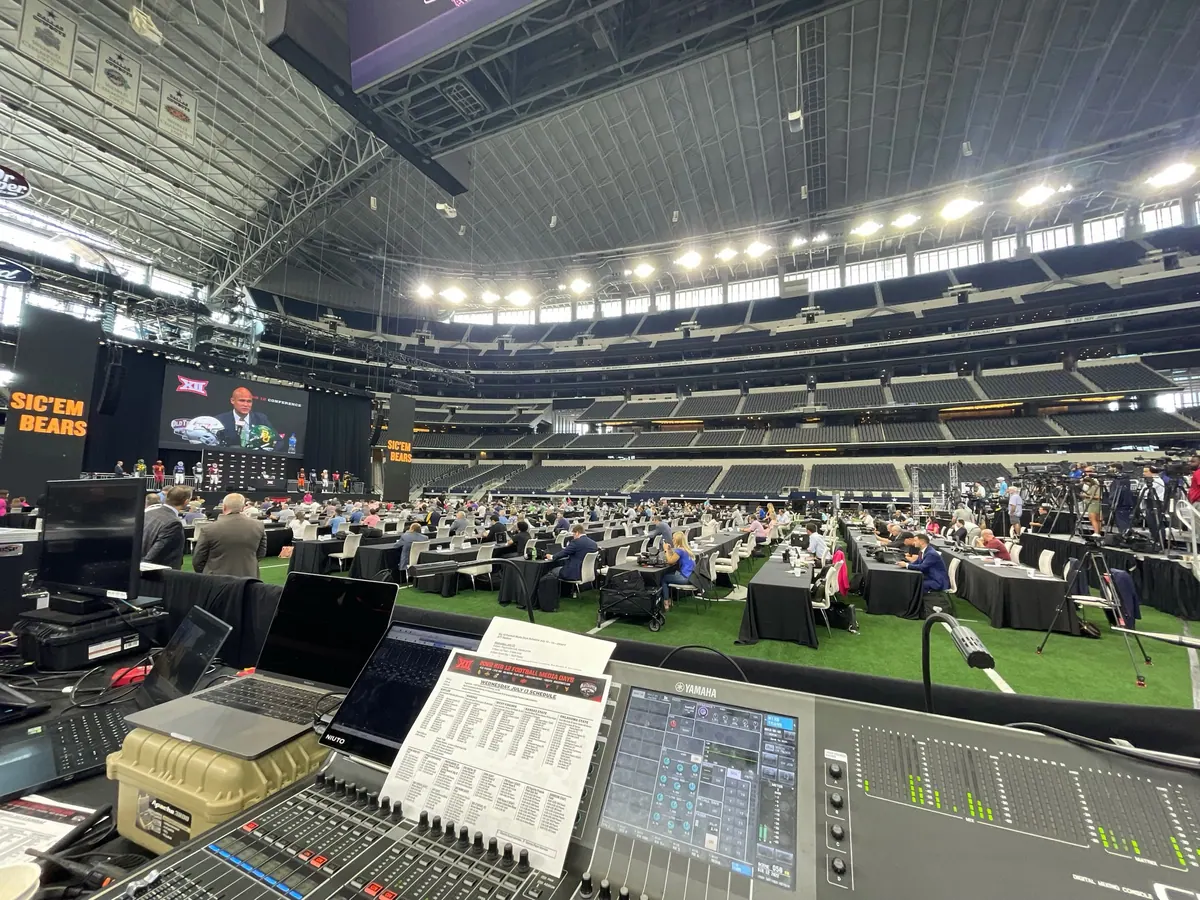 Console and show notes, AT&T Stadium