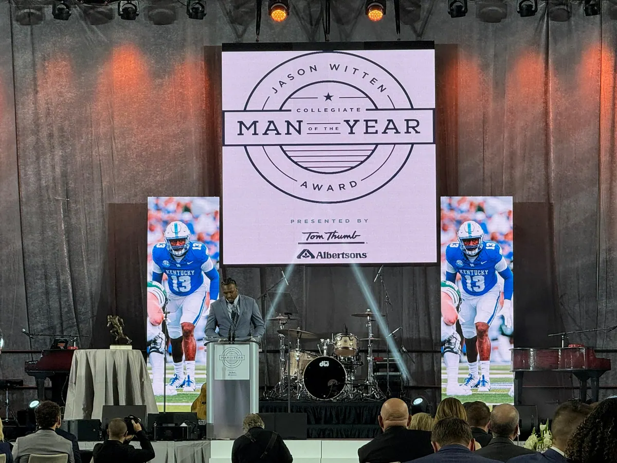 Awards presentation with LED columns