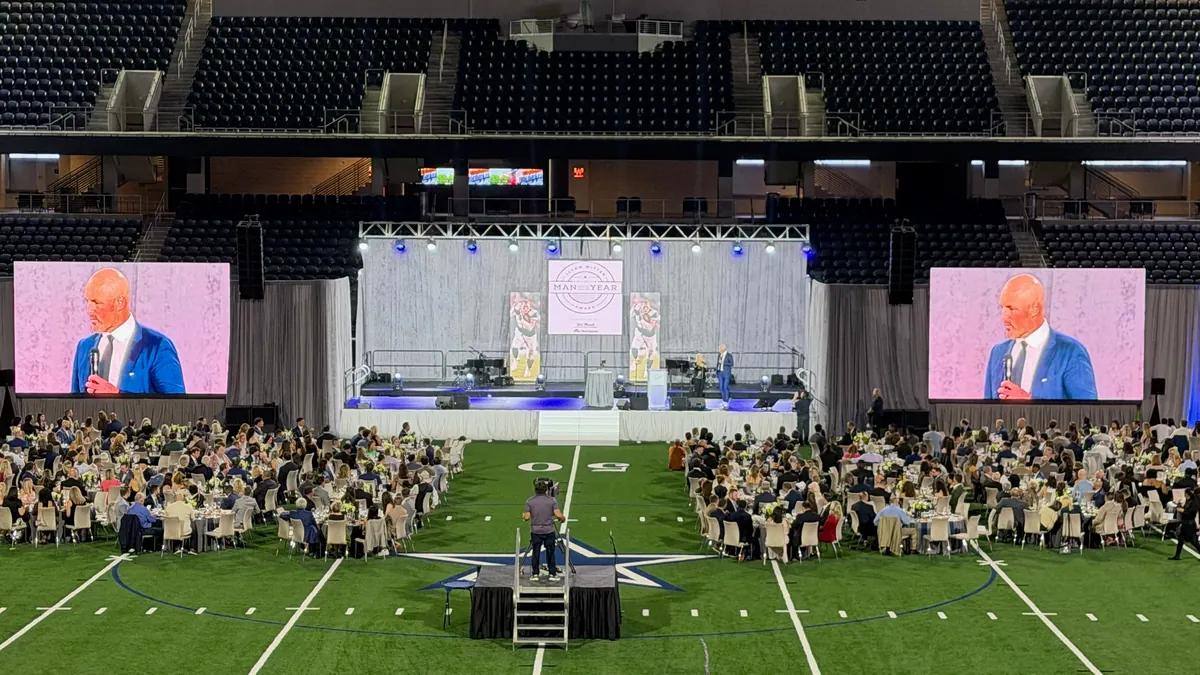 Speaker IMAG and stage, Ford Center at The Star