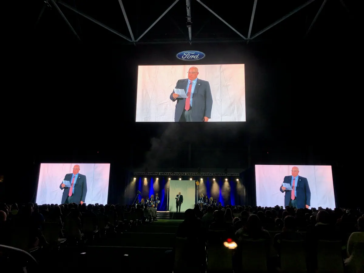 Three-screen keynote, Ford Center at The Star