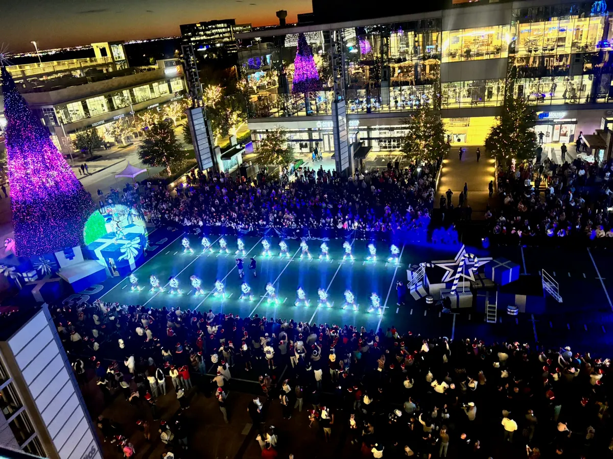 Tree lighting from above, The Star in Frisco