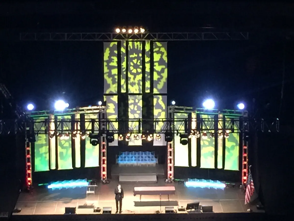 LED scenic tower for an arena show